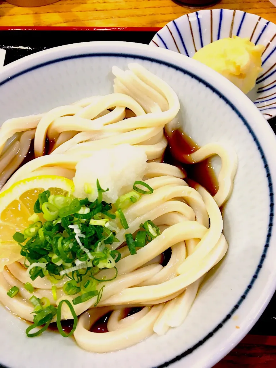 冷しぶっかけうどん+卵天|うみんちゅさん