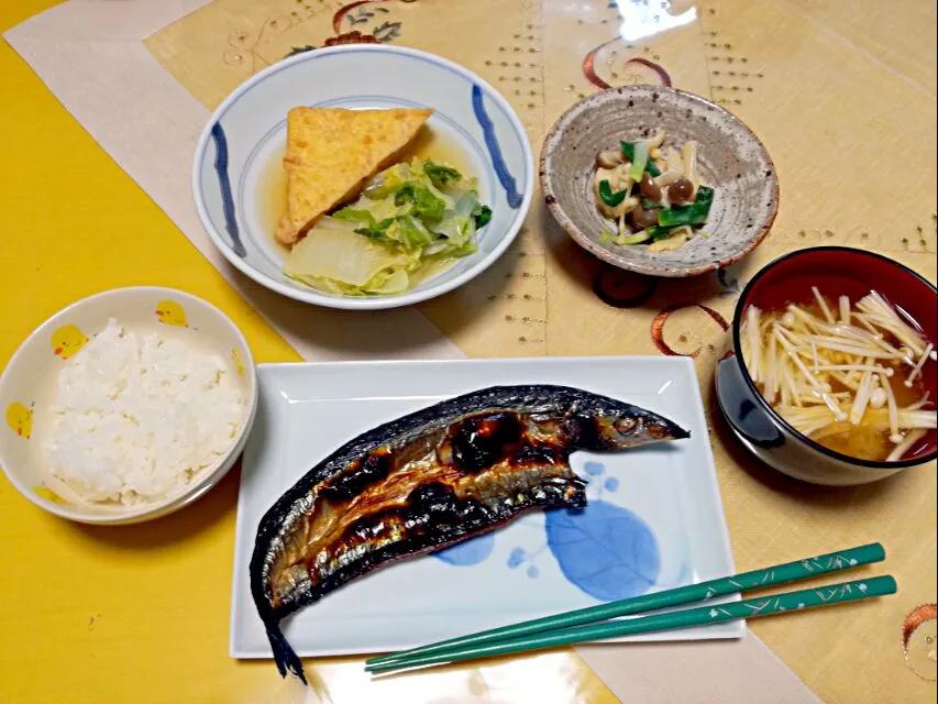 晩ごはん
　さんま開き
　白菜、厚揚げ煮物
　しめじ、えのき、ねぎの酢味噌あえ
　かぼちゃ、えのき　お味噌汁|korinoさん