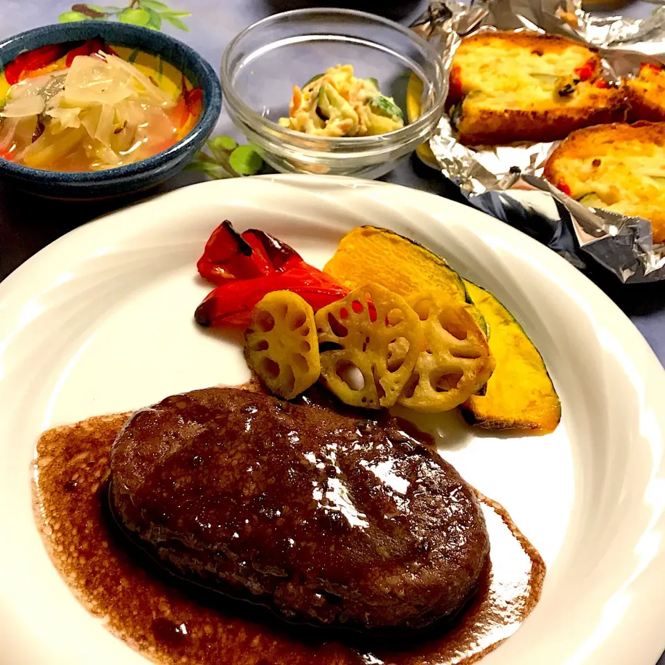 ハンバーグと焼き野菜
あとは残りものをちょっとずつ|ゼニコさん