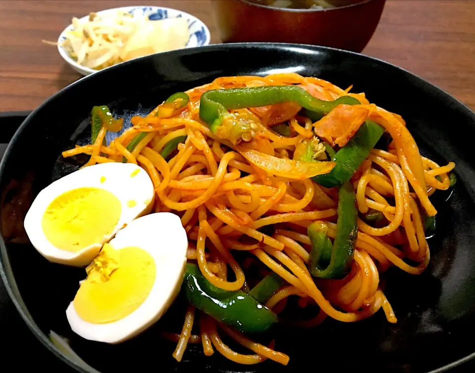 単身赴任の晩ごはん🌙✨
スパゲティーナポリタン
味付けたまご🥚
大根浅漬け  もやしナムル
ワカメスープ|ぽんたさん