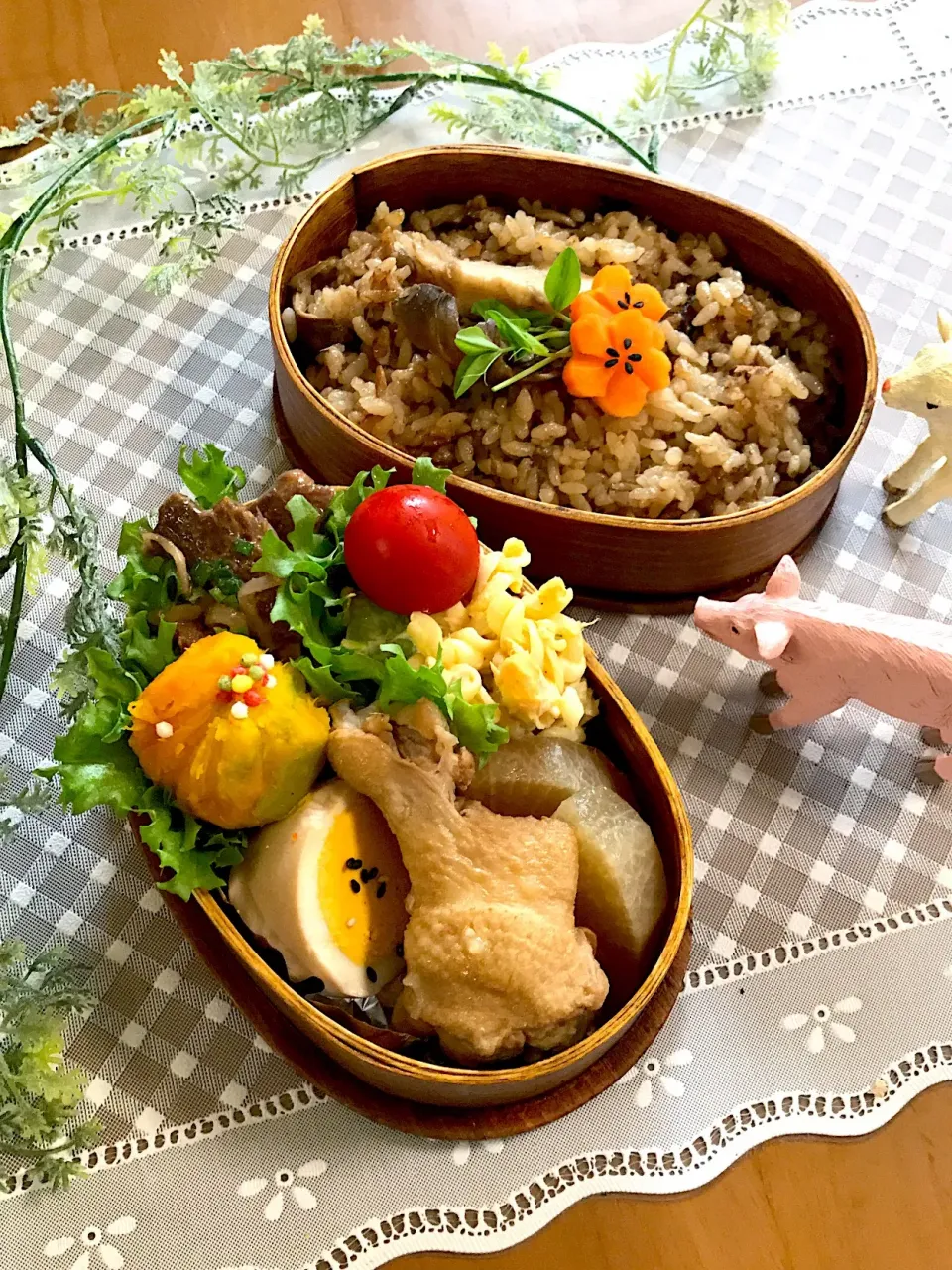 ワタクシ弁当🎶
マイタケごはん
手羽と大根の煮物
もやし焼肉
カボチャボール
マカロニサラダ|BooBooさん