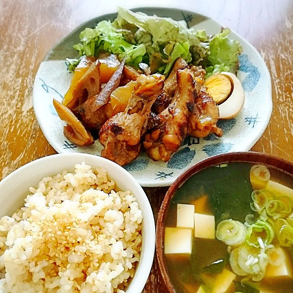 鶏手羽と根菜の煮込み|プチテンよすさん