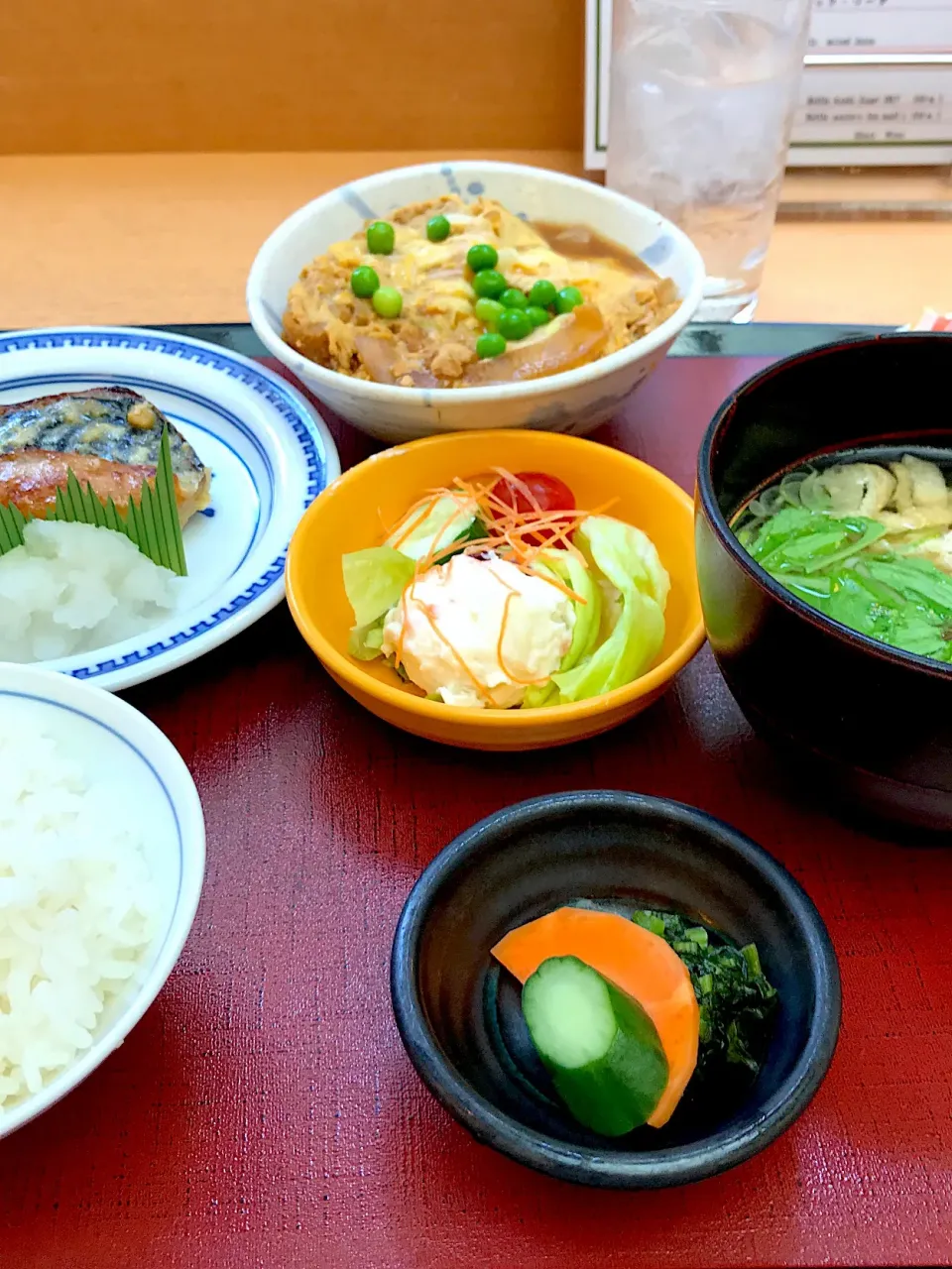 サバ味噌焼き/豚ロースカツ豆腐の玉子とじ/サラダ/温ソーメン|山内博之さん