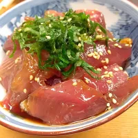 Snapdishの料理写真:相模湾産カツオ漬け丼|もとゆきさん