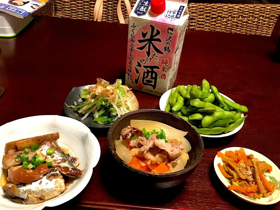 Snapdishの料理写真:米だけの酒で肉じゃがと鰯の梅煮の晩ごはん。|Chiharuさん