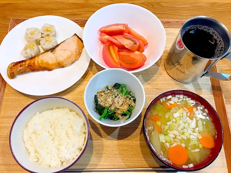 今日の朝飯！

#焼鮭 #しゅうまい #トマト #ほうれん草のおひたし|茂木 和哉さん