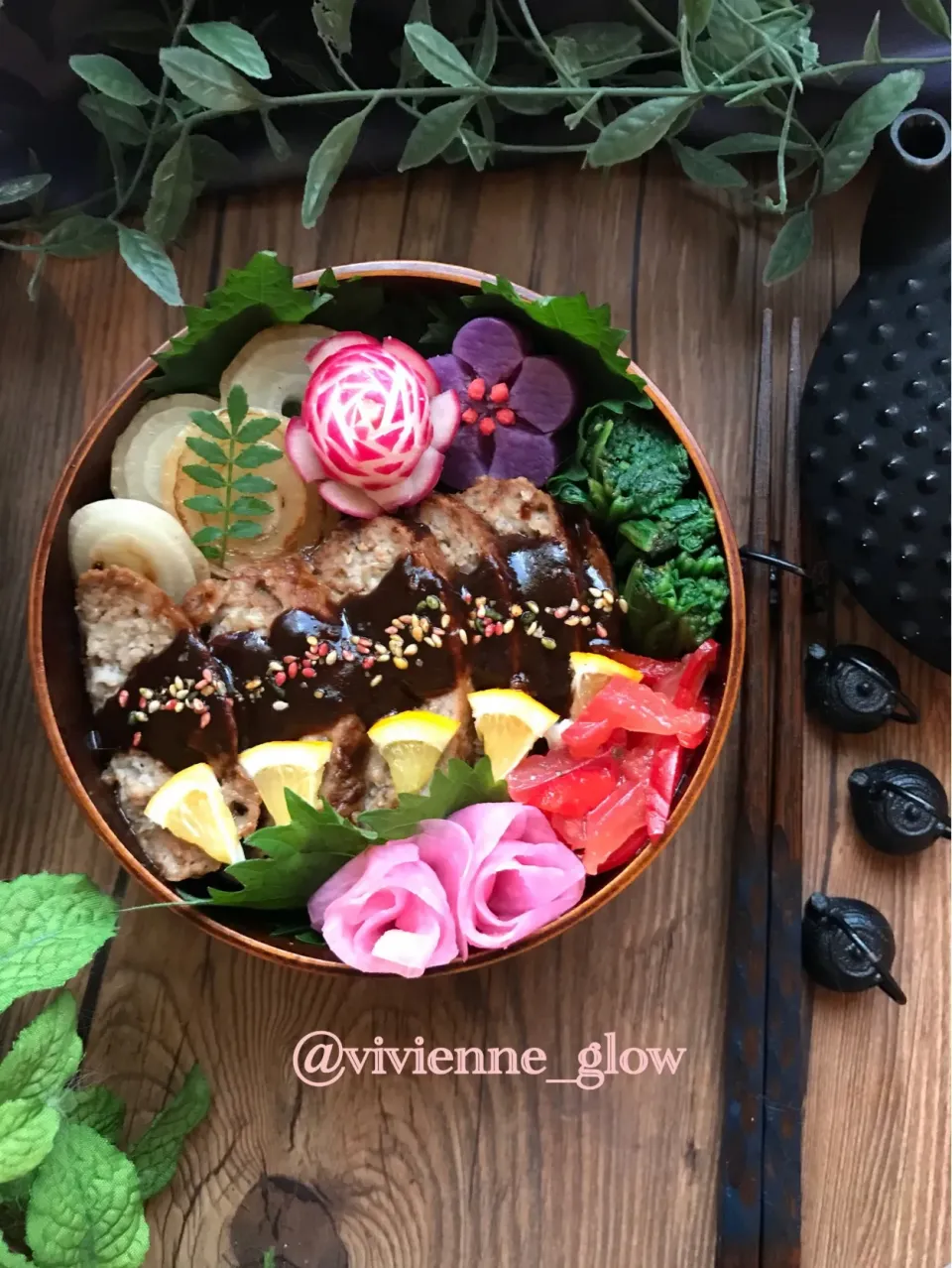 Snapdishの料理写真:デミグラススライスハンバーグ弁当|vivienne_glowさん