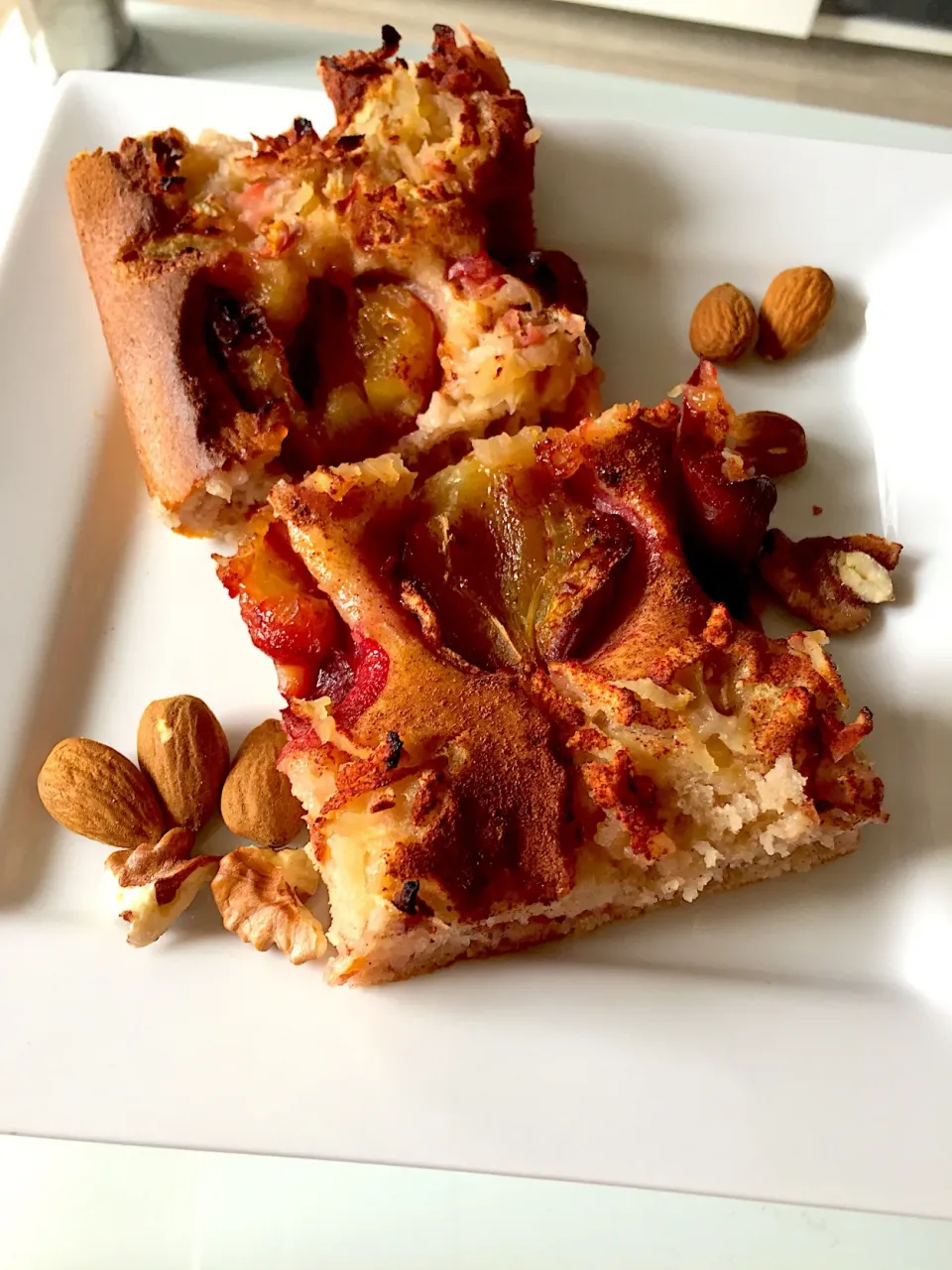 Snapdishの料理写真:Podzim je tu! Švestkový koláč se skořicí #cake/pie #pie #plums #cinnamon|LucieFoodさん