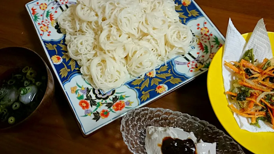 Snapdishの料理写真:子供夜ご飯🍚素麺、野菜海苔かき揚げ、黒大豆豆腐|アンジェさん