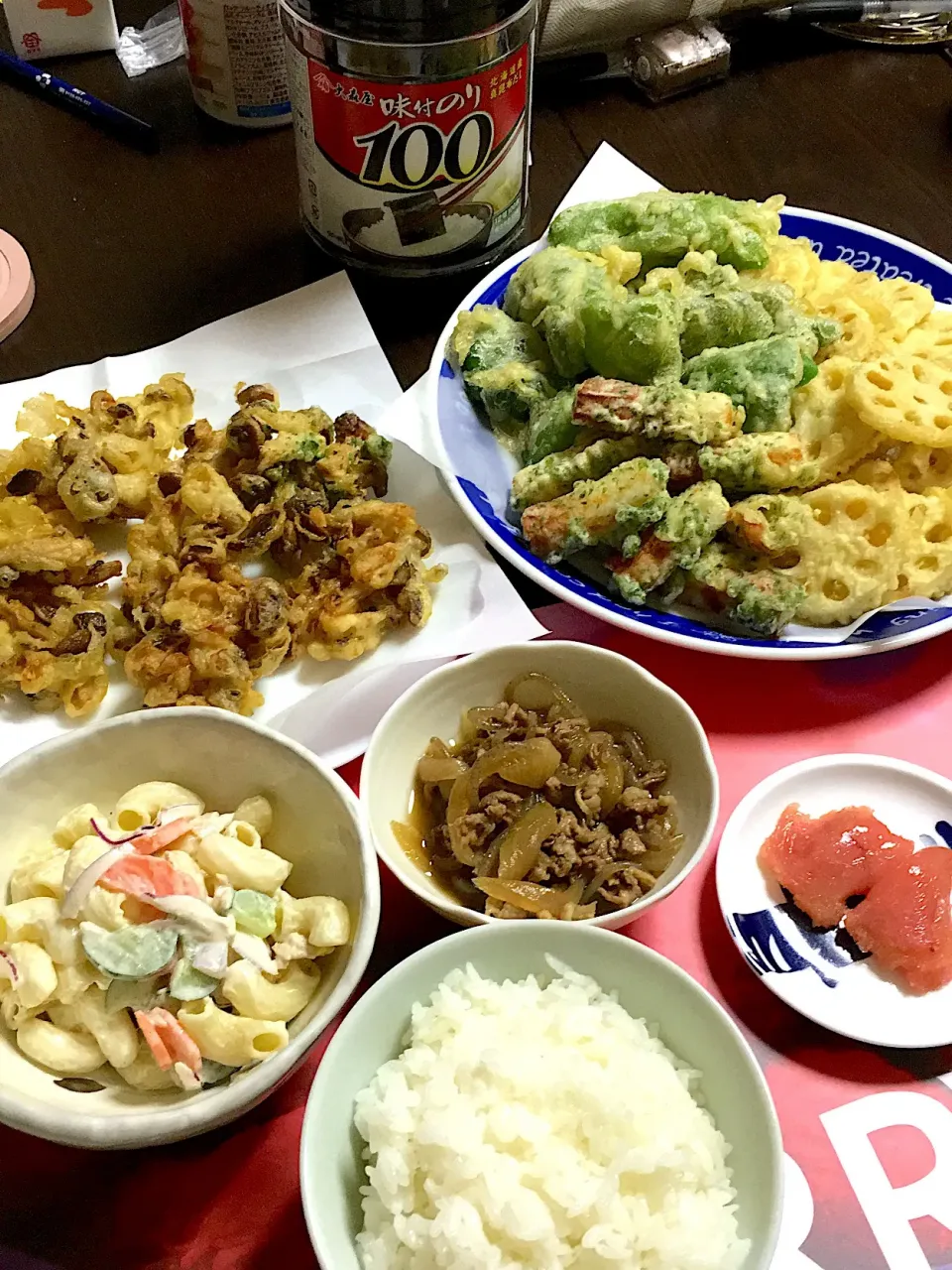 Snapdishの料理写真:天ぷら(しめじ、ピーマン、レンコン、竹輪磯部揚げ)  牛肉時雨煮、マカロニサラダ、タラコ(*^ω^*)|ライムさん