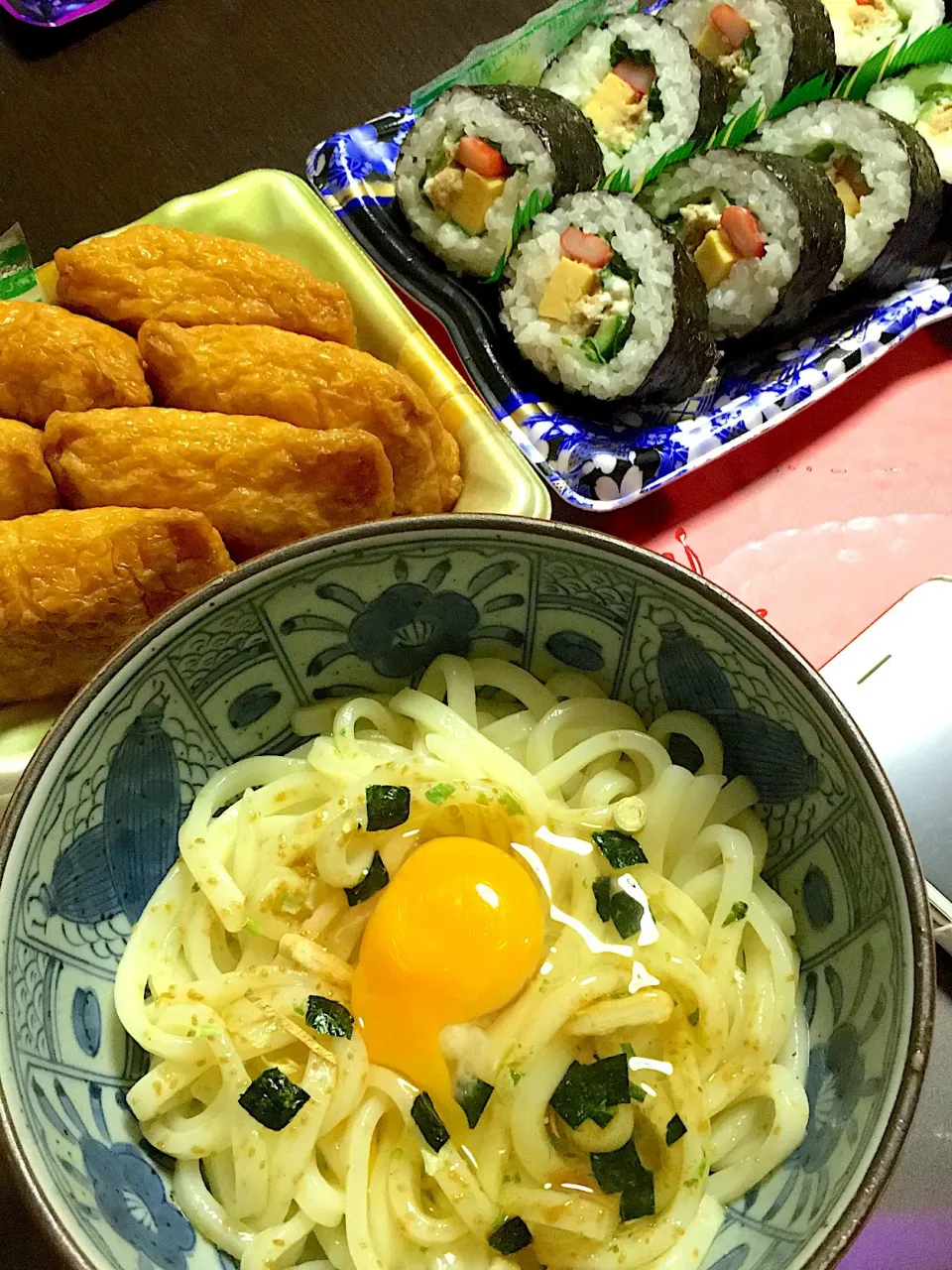 釜玉うどん(松茸お吸い物の素で)お稲荷さん、サラダ巻き(*^｡^*)|ライムさん