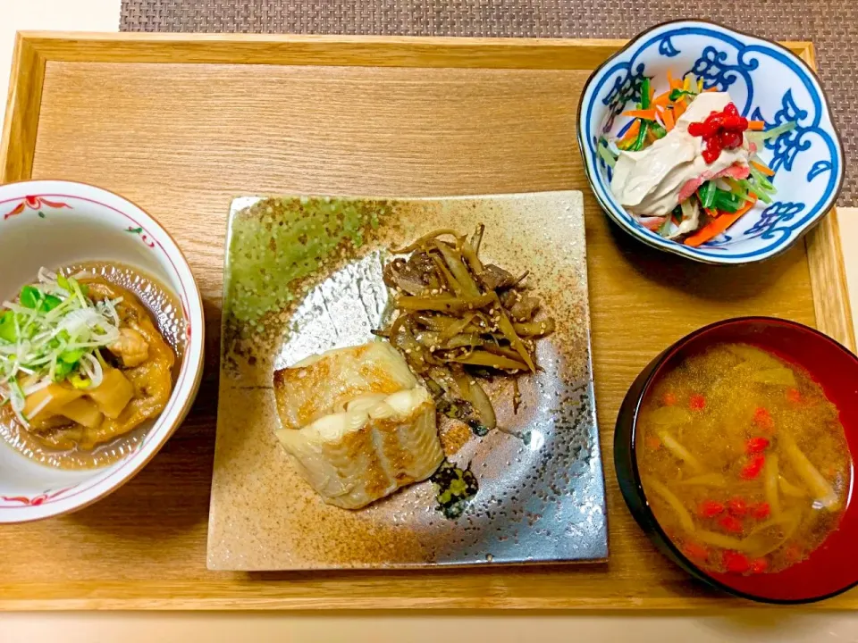 我が家の晩ごはん

和食定食|vege食堂さん