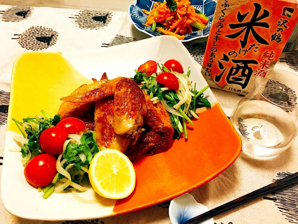 Snapdishの料理写真:#今夜の晩ご飯  鶏手羽のお酒とナンプラー漬け焼き  にんじん🥕しりしり 
#沢の鶴さん、ありがとうございます|mykeyさん