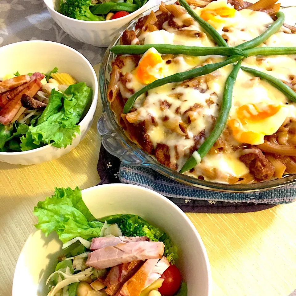 玉子とインゲンのペンネ🥚
チャーシューのサラダと🥗|まっつー🐾さん