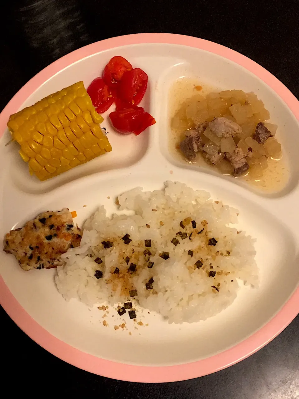 Snapdishの料理写真:離乳食 夜
・ふりかけごはん
・豆腐ハンバーグ
・ぶり大根
・ミニトマト
・茹でトウモロコシ|ぺろたんさん