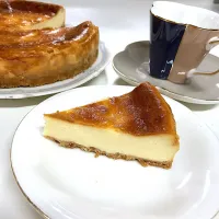 ベイクドチーズケーキ
たまに無性に食べたくなる。簡単だし美味しいし♡|ゆうひなままさん