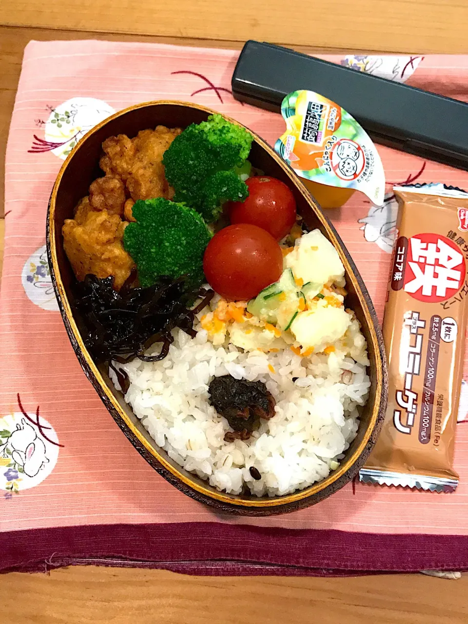 パパたろ弁当🍱

雑穀ごはん
梅紫蘇
昆布の佃煮
唐揚げ
ポテトサラダ
ミニトマト
ブロッコリー|ひななぎさん