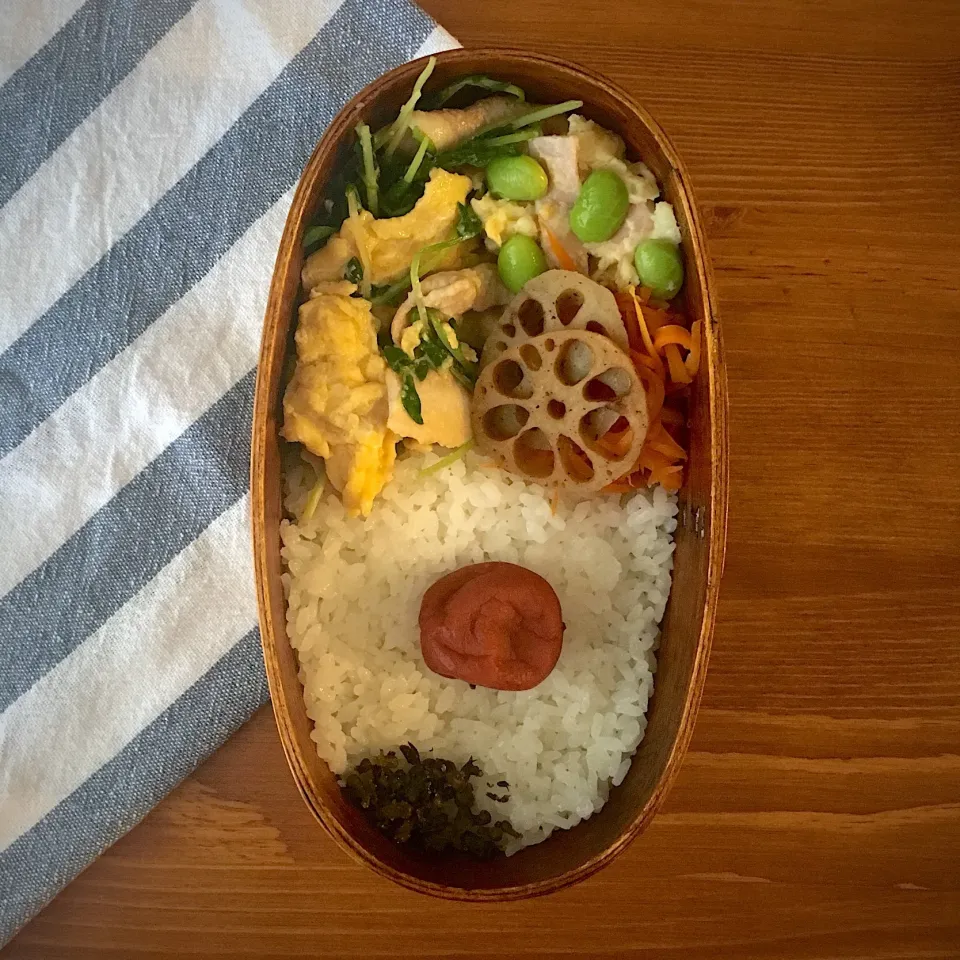 Snapdishの料理写真:ふわふわ卵と豆苗炒め弁当🥚

#弁当 #お弁当 #お弁当記録 #オベンタグラム #bento #lunch #japan #ワッパ#曲げワッパ #まげわっぱ #わっぱ弁当|りよさん