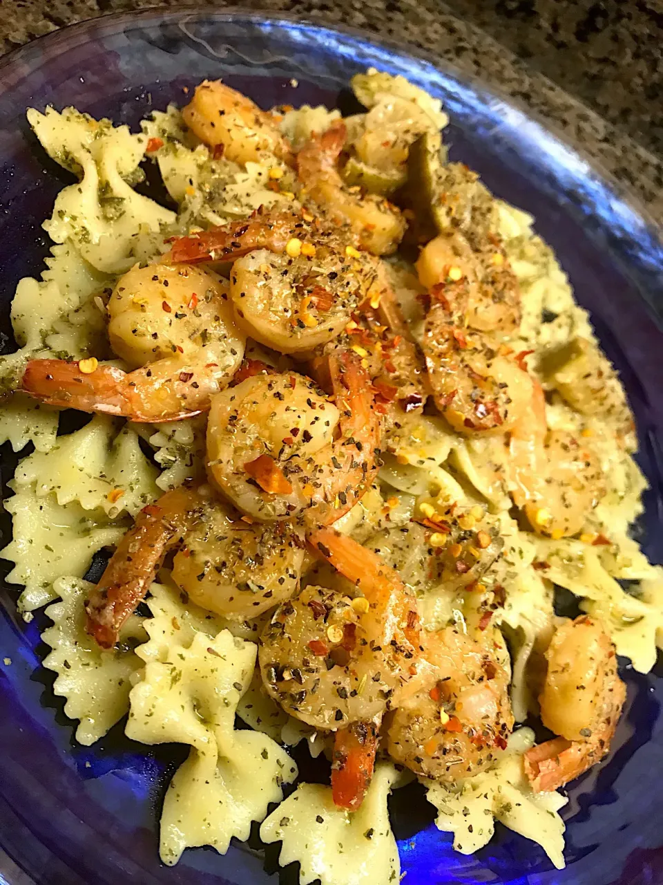 Scampi bow tie pasta topped with Italian Shrimp|Tawanjaさん