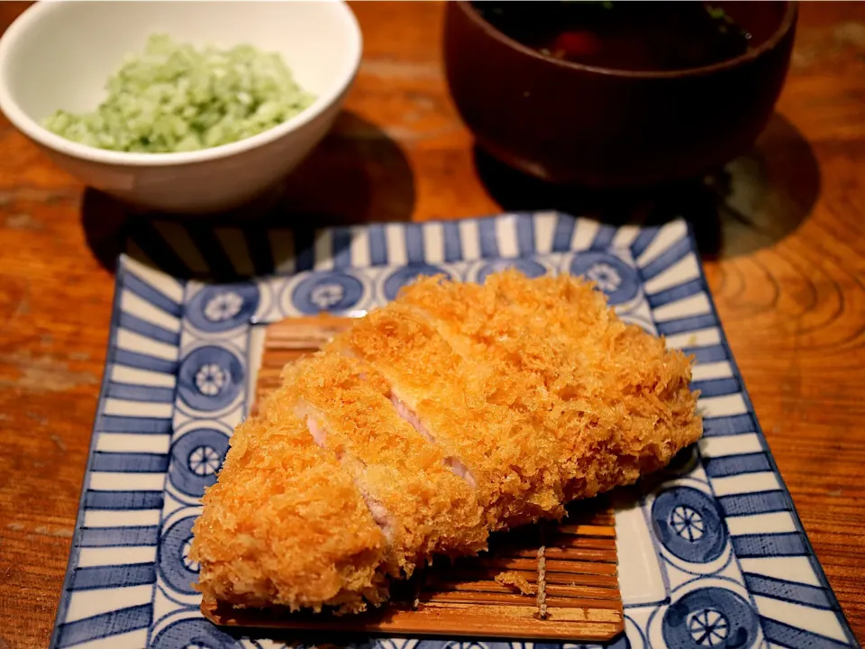 ロースかつ定食 青じそごはん半分|マハロ菊池さん