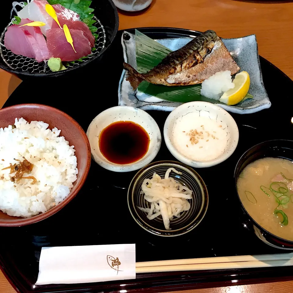 鯖の塩焼きと刺身盛り御膳*\(^o^)/*|すかラインさん