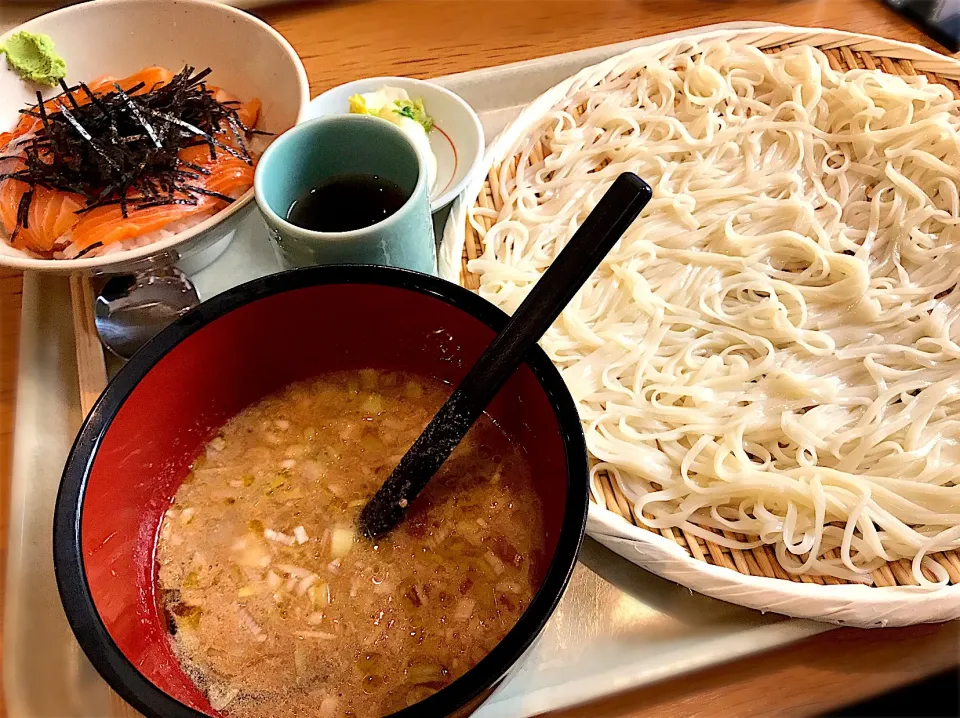 サーモンいくら丼 中セット|toshi,I🍴さん