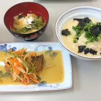 Snapdishの料理写真:麦とろご飯秋刀魚南蛮青菜のお味噌汁|えり★さん