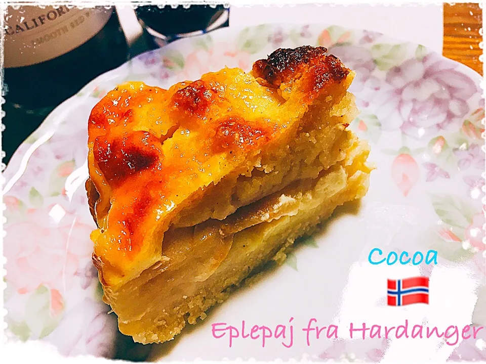 Snapdishの料理写真:🇳🇴ハーダンゲル地方のりんごケーキ🍎カット|cocoaさん