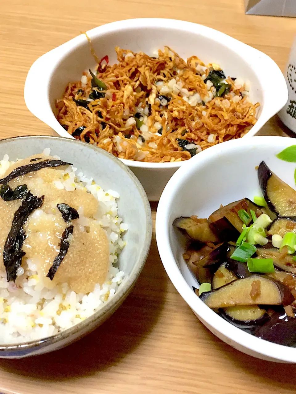 なんちゃってたらこかけご飯、切り干し大根ワカメ押し麦サラダ、ナス生姜煮

#つぶつぶ料理|ゆんみさん