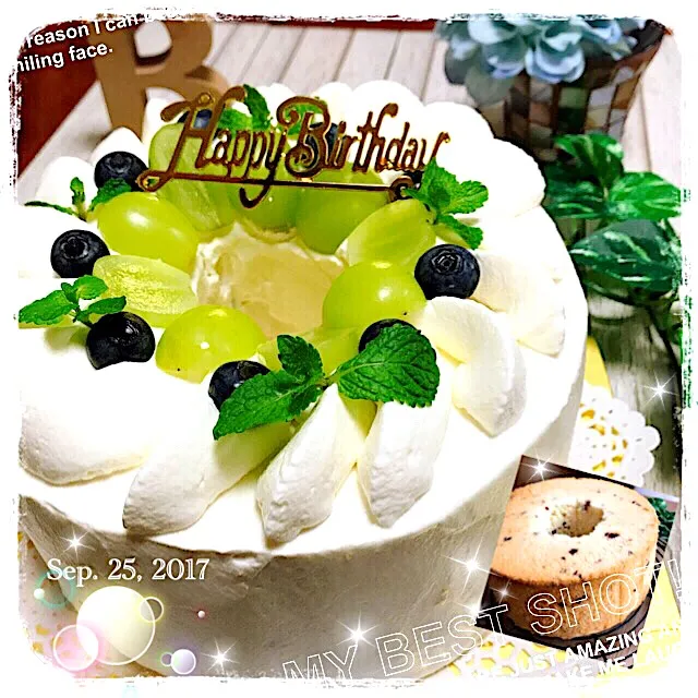 ばろんの料理 💕クランベリーとヨーグルトのシフォンケーキ      (✿︎´ ꒳ ` )♡︎ シャインマスカットVer.  ℋ੨ppყ ᙖ ౹̊ণ৳hძ੨ყ·*⋆ฺ࿐🎉💖🙌|ばろんさん