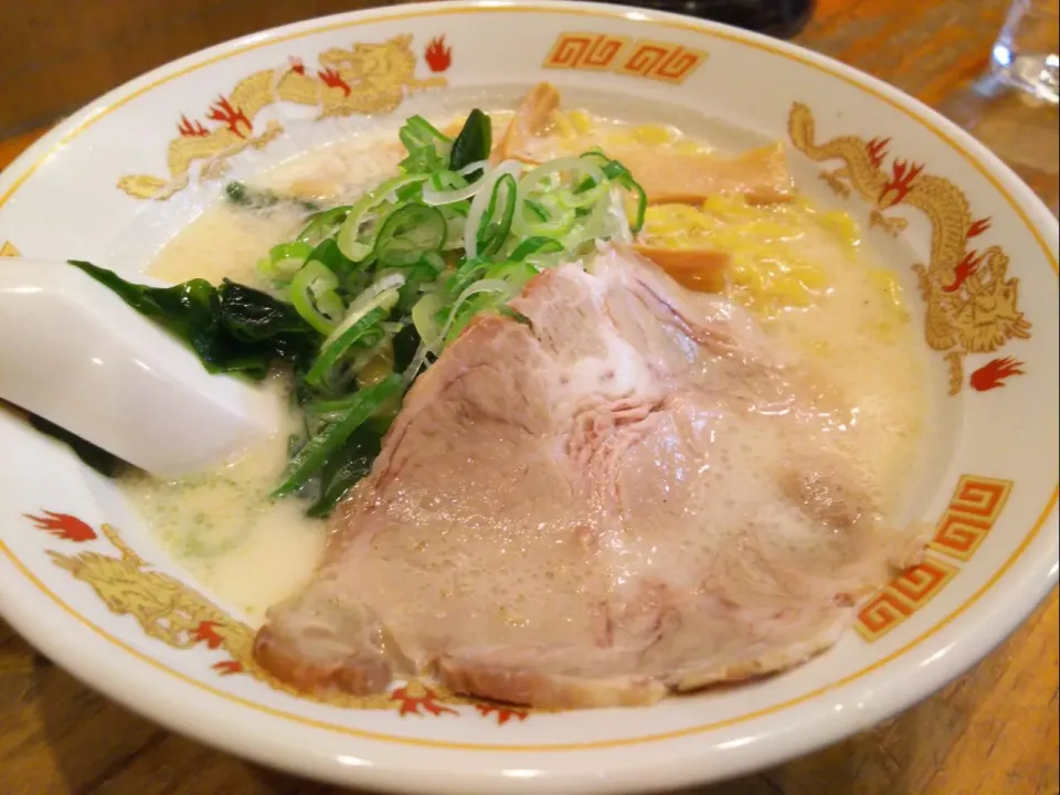 Snapdishの料理写真:塩ラーメン@味源|kamekameさん