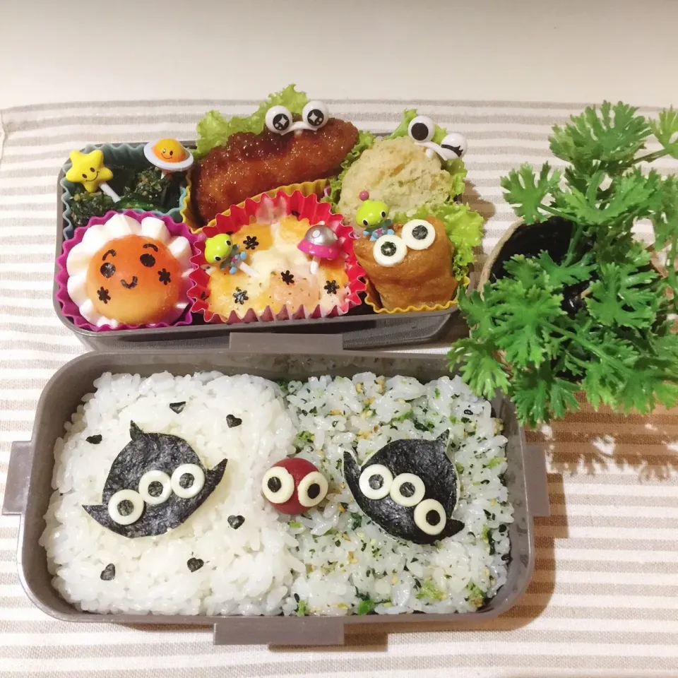 Snapdishの料理写真:9/27❤︎娘の日の丸弁当❤︎リトルグリーンメン
#お弁当 #お昼ごはん #娘弁当 #ランチ #日の丸 #リトルグリーンメン|Makinsさん