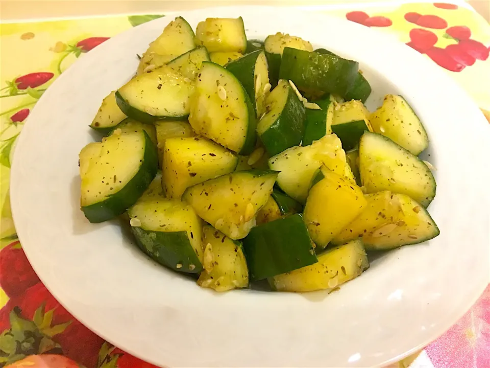 Stir Fry Big Cucumber with Herbal Seasoning|Lisa Wangさん