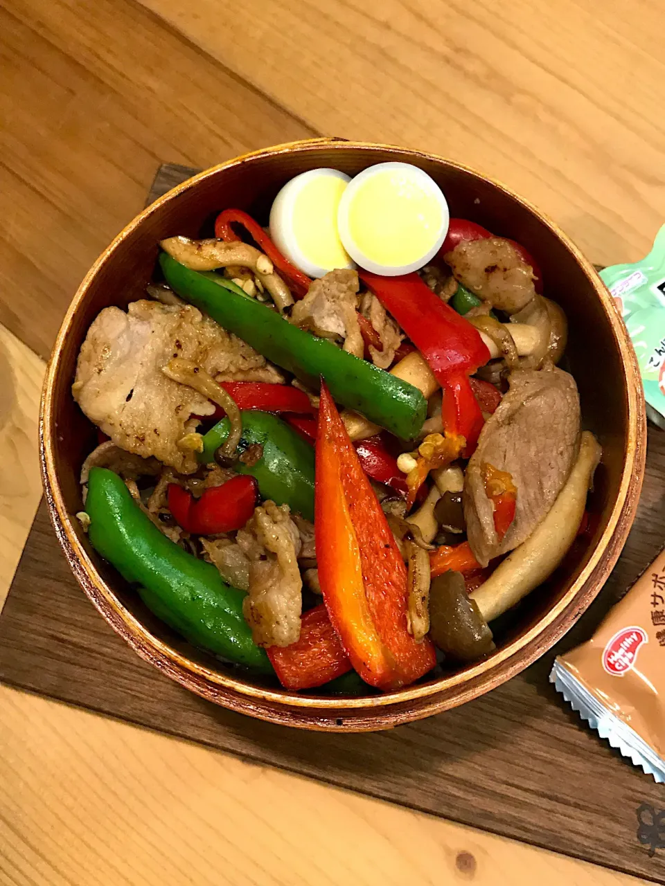 パパたろ弁当🍱

青椒肉絲風丼|ひななぎさん