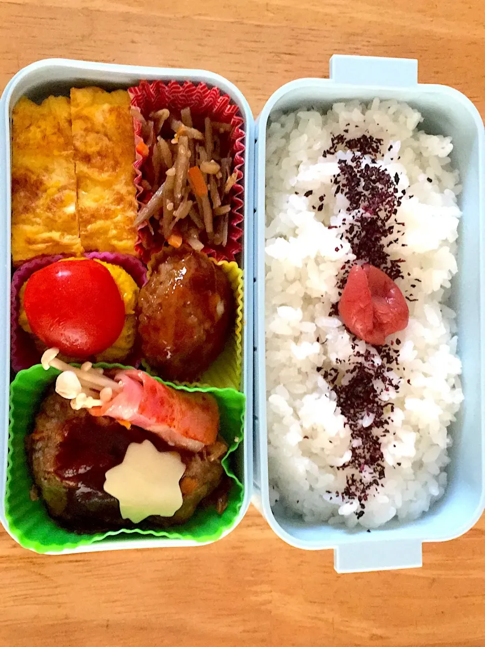 今日のJK弁当🍙
ハンバーグ チーズキャベツ人参入り
かぼちゃサラダ🎃玉子焼き|yumikoさん