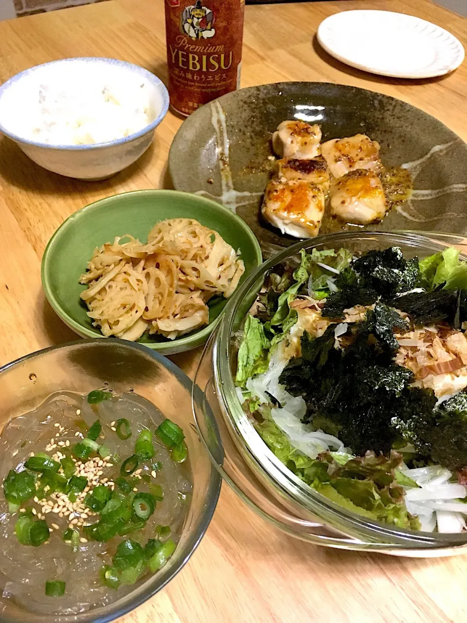 昨日の晩ごはん❤️
ハニーマスタードチキン
ところてん
蓮根のきんぴら
お豆腐のサラダ
ビール←お中元限定のこれ、柔らかくて細かい泡で芳醇でめちゃ美味しかった😻|さくたえさん