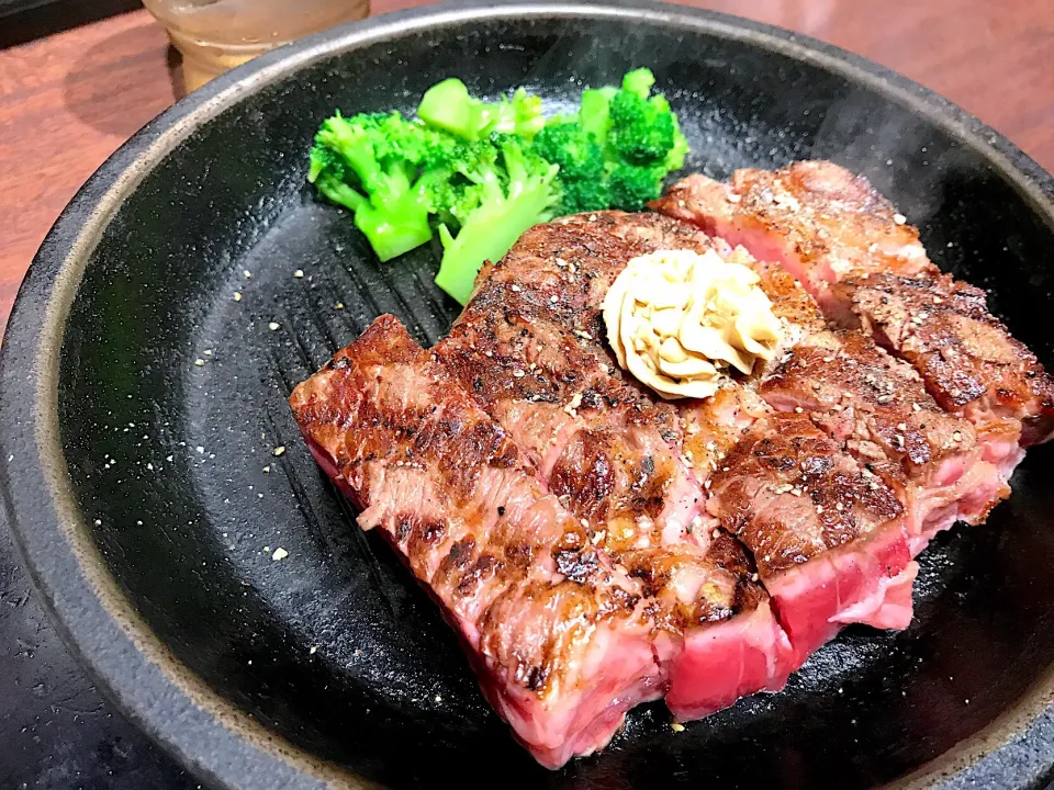 Snapdishの料理写真:ワイルドステーキ300g🍖|buhizouさん