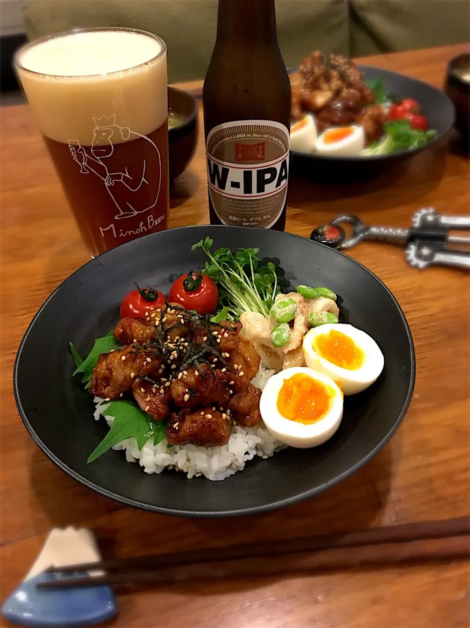 買って来た焼き鳥で、焼き鳥丼。
手抜きばんごはん〜🍻|なかじー。さん