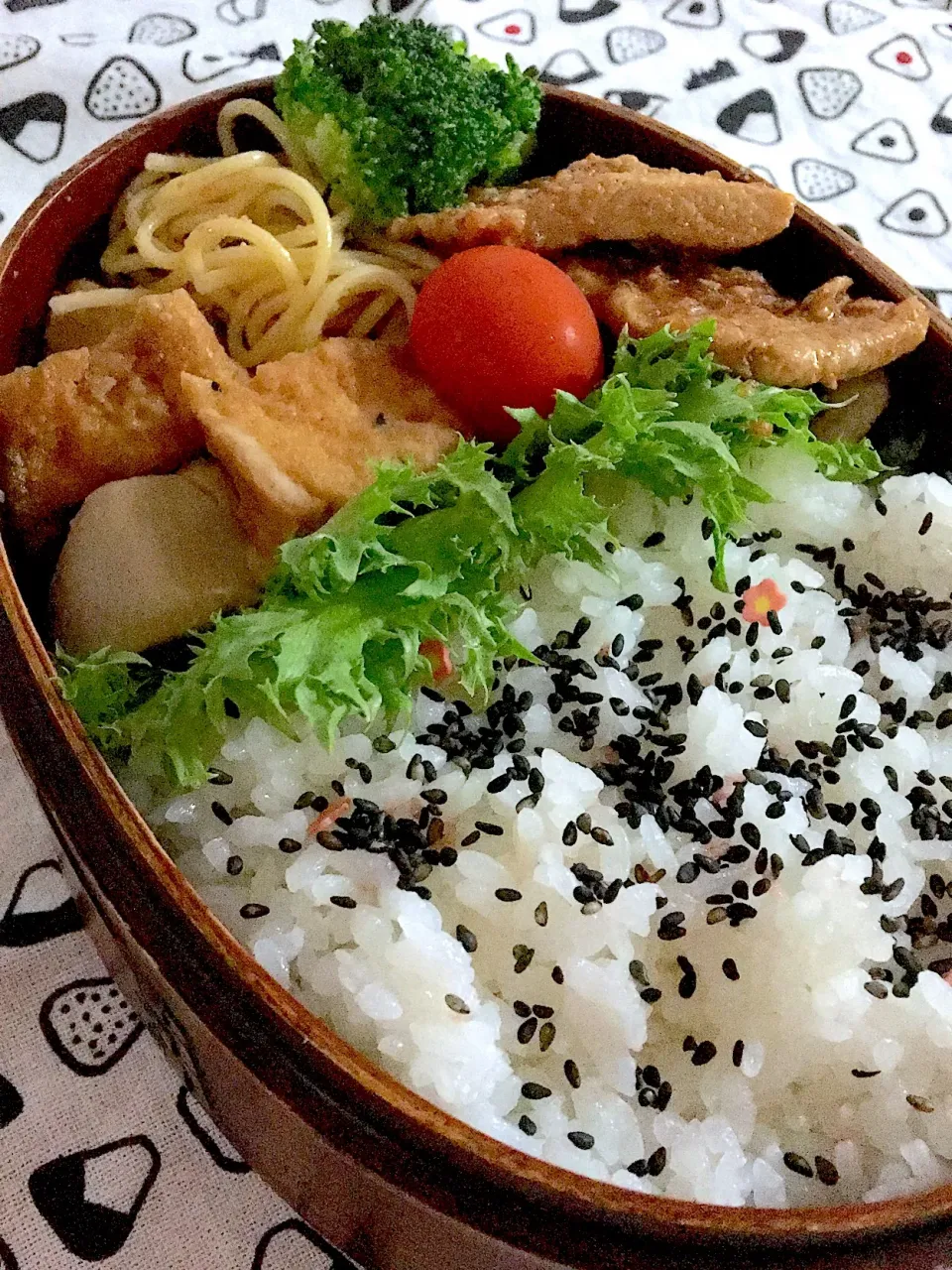 Snapdishの料理写真:夫お弁当☆
#生姜焼き
#タラスパ
#里芋の煮物|かねしろ食堂さん