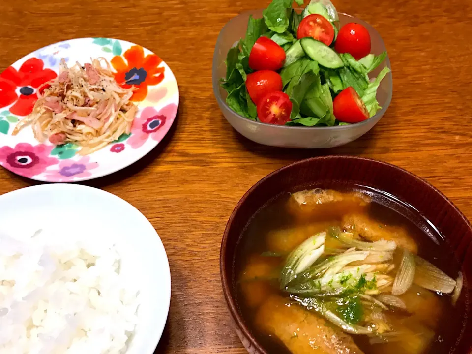 Snapdishの料理写真:朝ごはん。今しかできないかな…焼き茄子の赤だしに茗荷と青柚子が入ってます✨|Wakakoさん