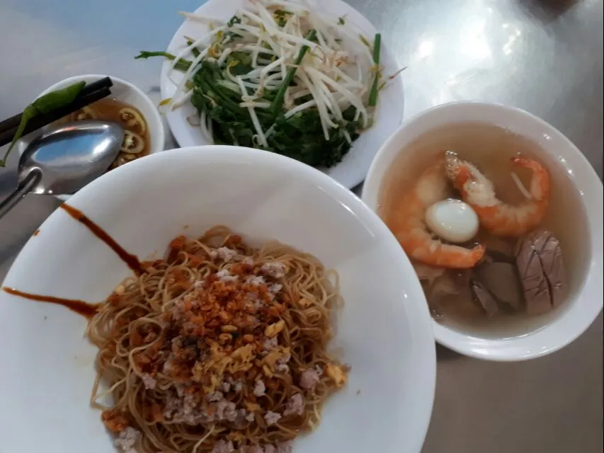 Breakfast in Ho Chi Minh, Vietnam|秋平さん