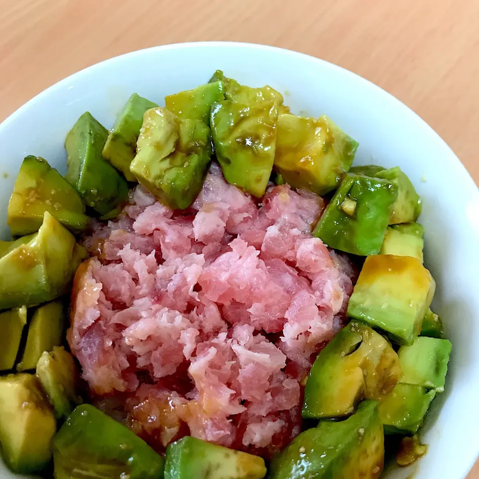 まぐろのたたきとアボカド丼|halcaさん