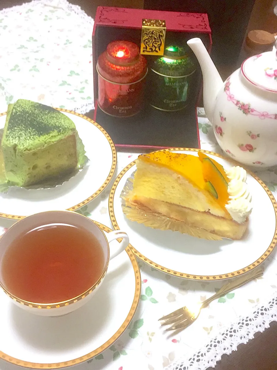 Snapdishの料理写真:ファシーノのケーキ🍰とダマン・フレールの紅茶😍👍|ジャスミンさん