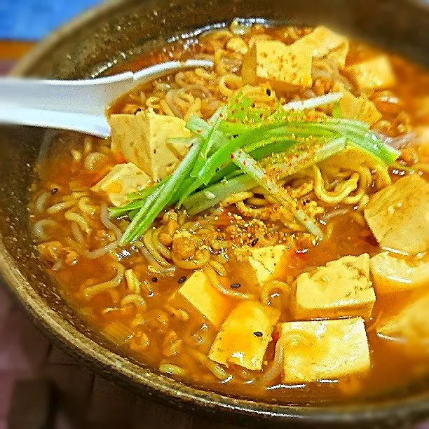 インスタント台湾ラーメンをアレンジ麻婆ラーメン|Reikoさん