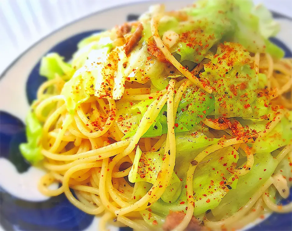 アンチョビとキャベツの
パスタ🍝 ‎ ‎(๑˃̵ᴗ˂̵)و|bamazooさん