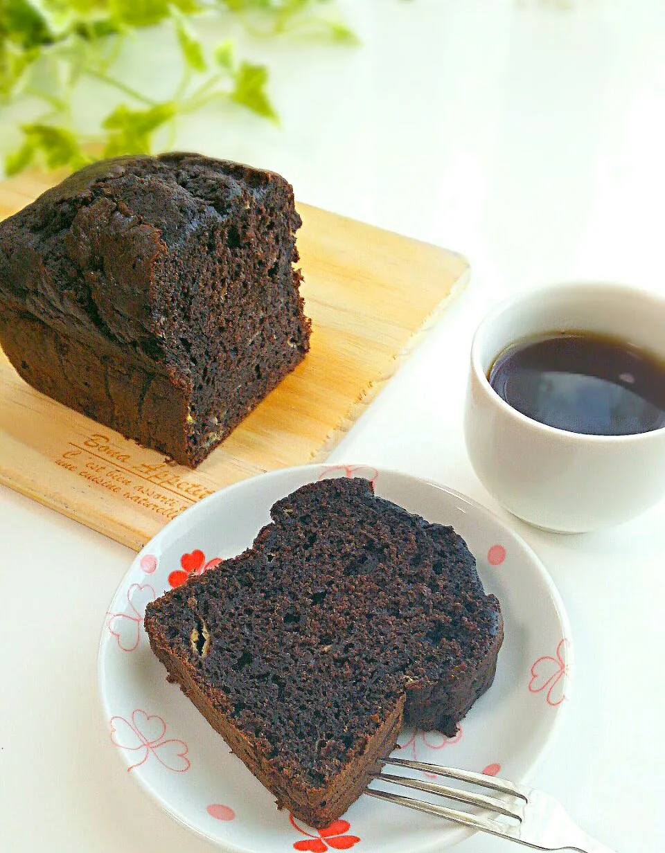 Snapdishの料理写真:Black cocoa banana bread🍌 ブラックココアのバナナケーキ #うちカフェ #おうちカフェ|まめさん