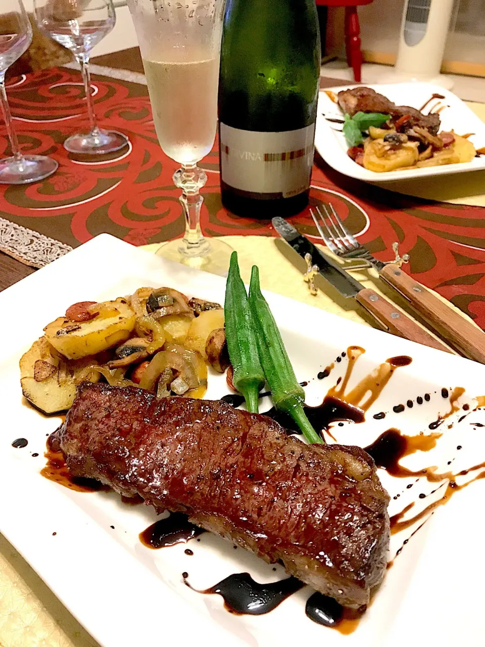 ビフテキ🍖😋🥂|ナムナムさん