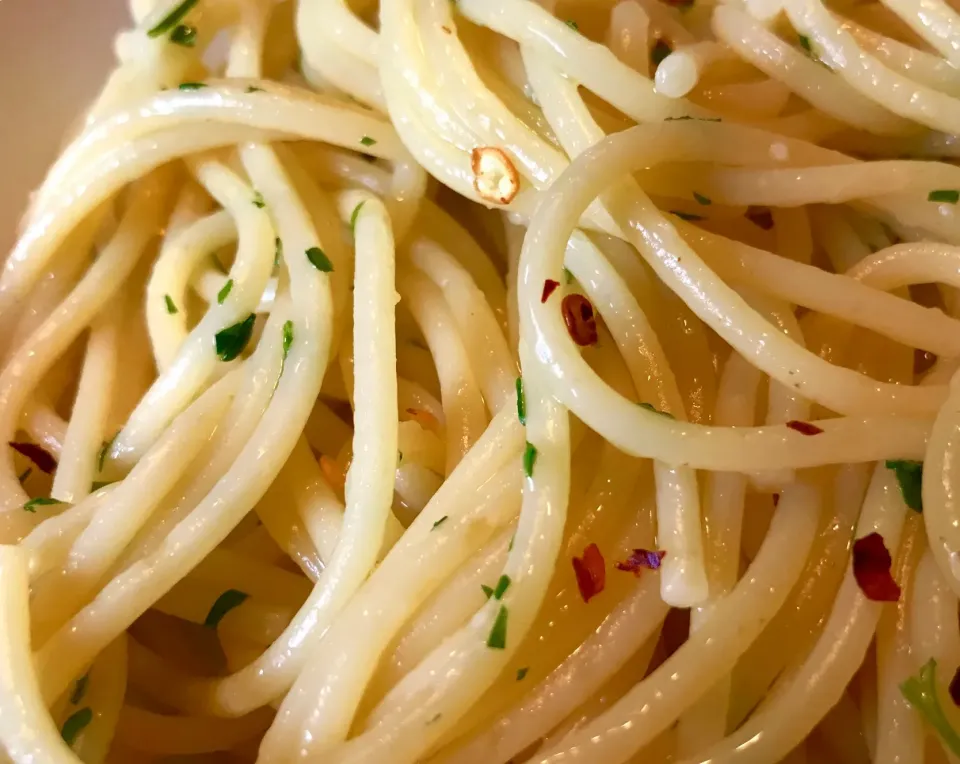 Se ami e rispetto l' #italia non puoi non amare #spaghetti #barilla aglio, olio, prezzemolo e peperoncino.

#food #recipes #cucina #ricette|matteo pisanoさん