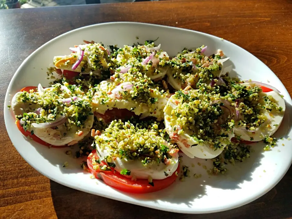 caprese with almond pesto|Zachary Etheridgeさん