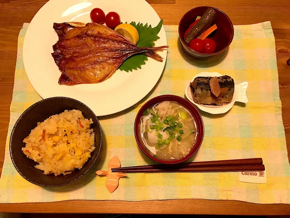 栗のおこわ 鯵の味醂干し 豚汁 ピクルス 鰯の生姜煮|まぁちゃんさん